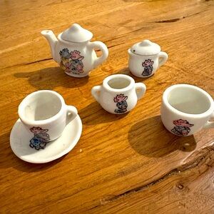 Vintage Child's Toy China Tea Set 8 Pieces in Box Floral Design Made in Japan